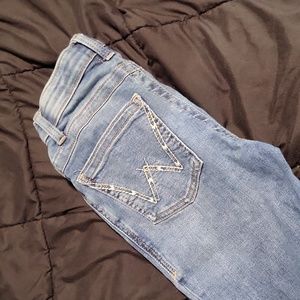 Nothing wrong with them just trying to downsize the wardrobe. Hardly worn.